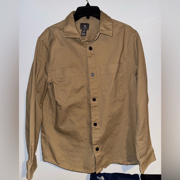 Men’s Button up Shirt - Picture 2 of 3